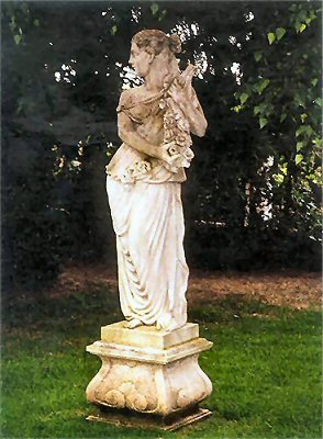 statue